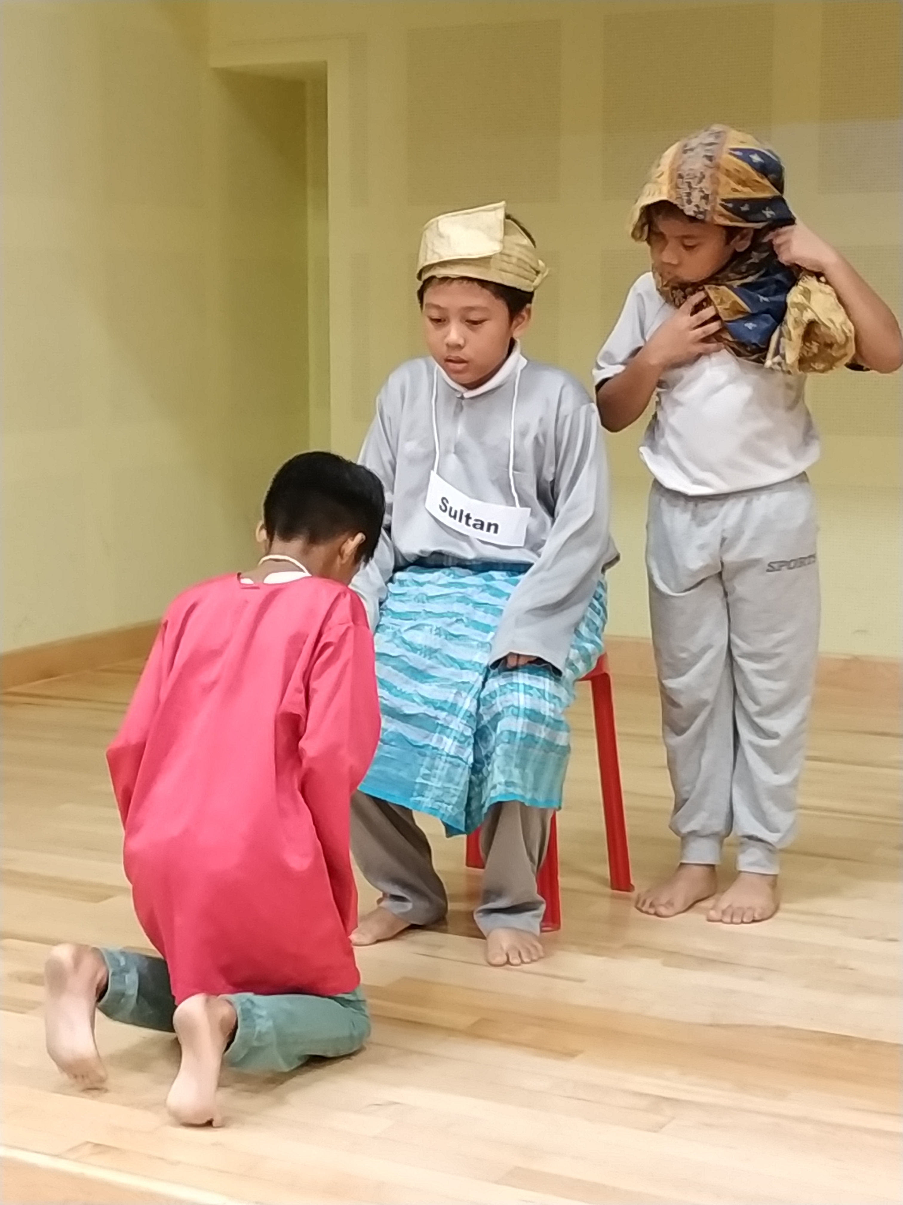Showing their acting skills for the skit Si Tanggang.jpg